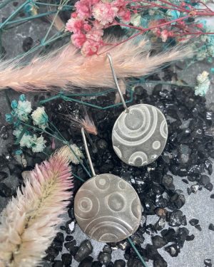 Pendientes redondos largos circulos.